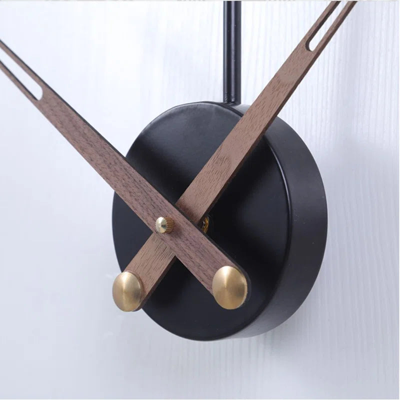 Home Decor: Metal Round Wall Clock