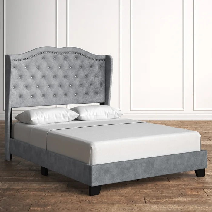 Queen Size Bed: Solid Wooden Beautiful Bed