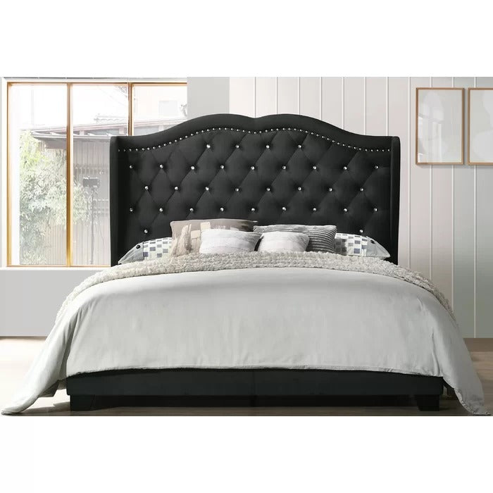 Queen Size Bed: Solid Wooden Beautiful Bed