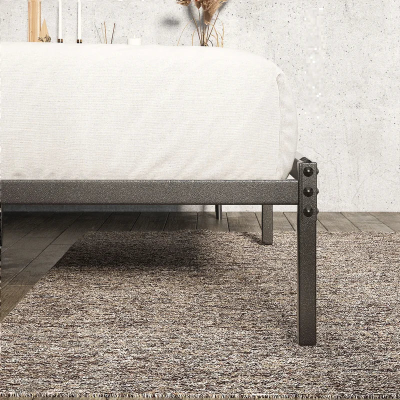 Single Bed: Metal And Wooden Bed