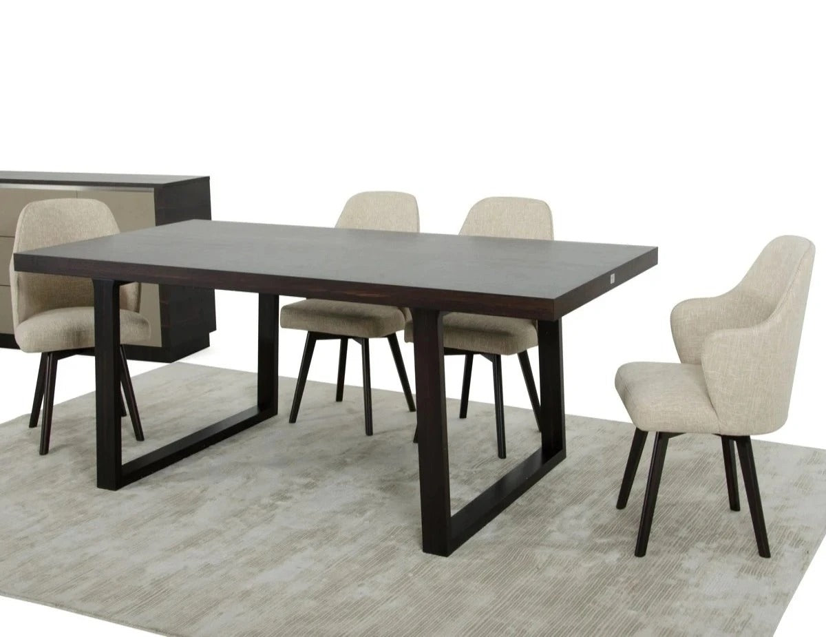 Dining Table: Carry Dining Table