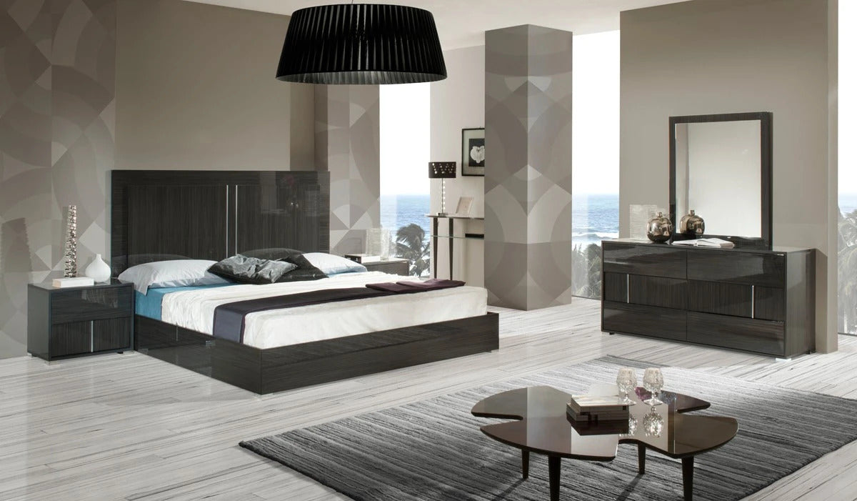 Bedroom Set: Grey lacquer Bedroom Set