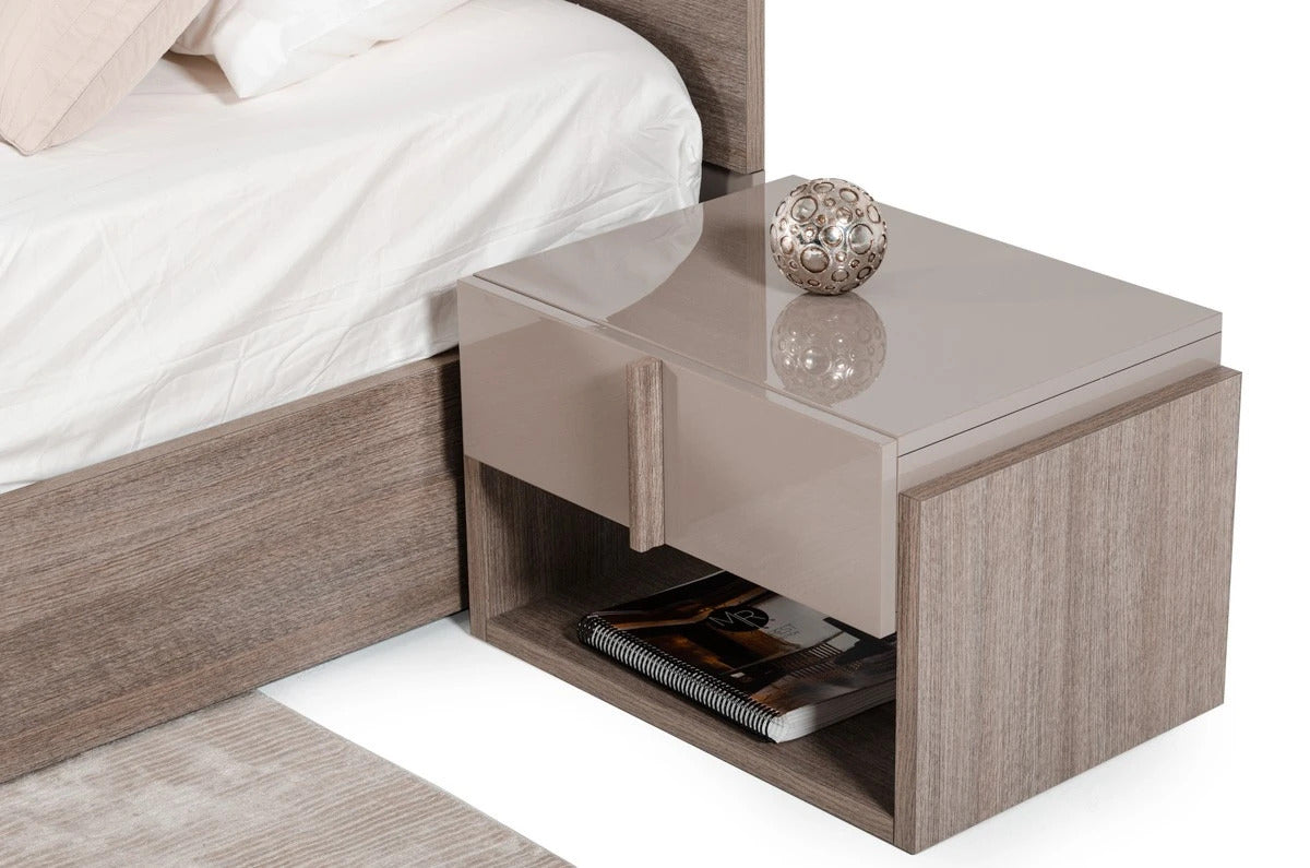 Bedroom Set: Light Oak Bedroom Set