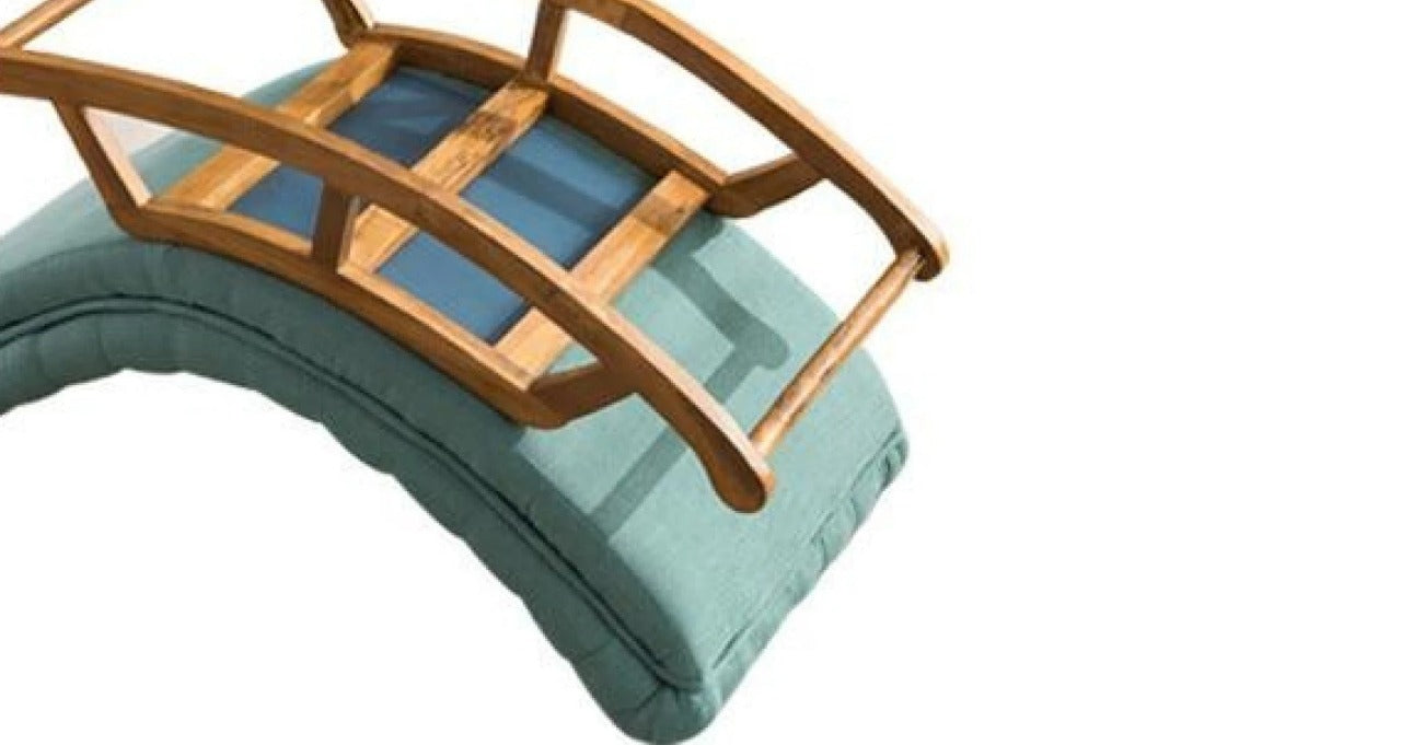 Lounge Chair: Wooden Lounge Chair For Cozy Sleep