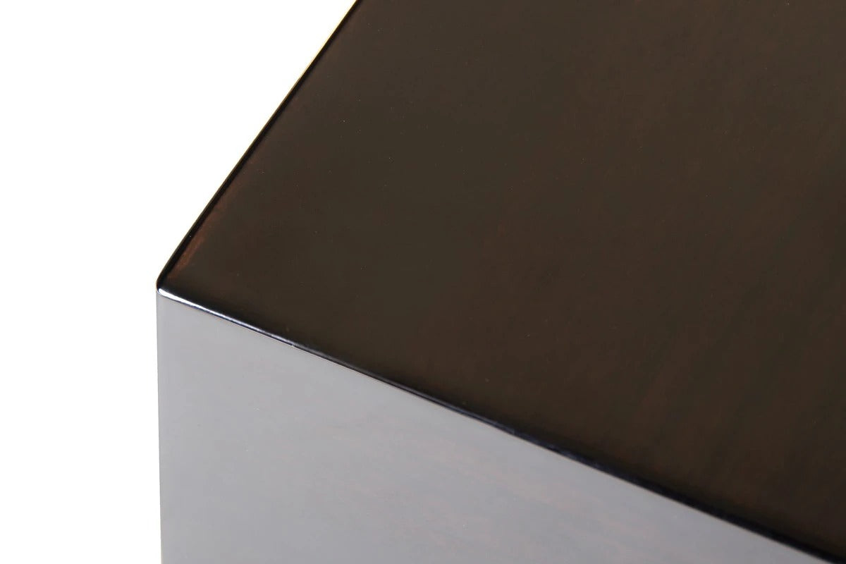 Dining Table: Cris Dining Table