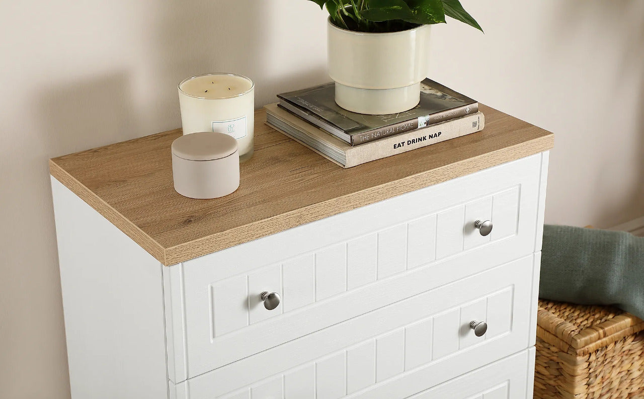 Chest Of Drawers: Oak 3 Drawer Chest of Drawers