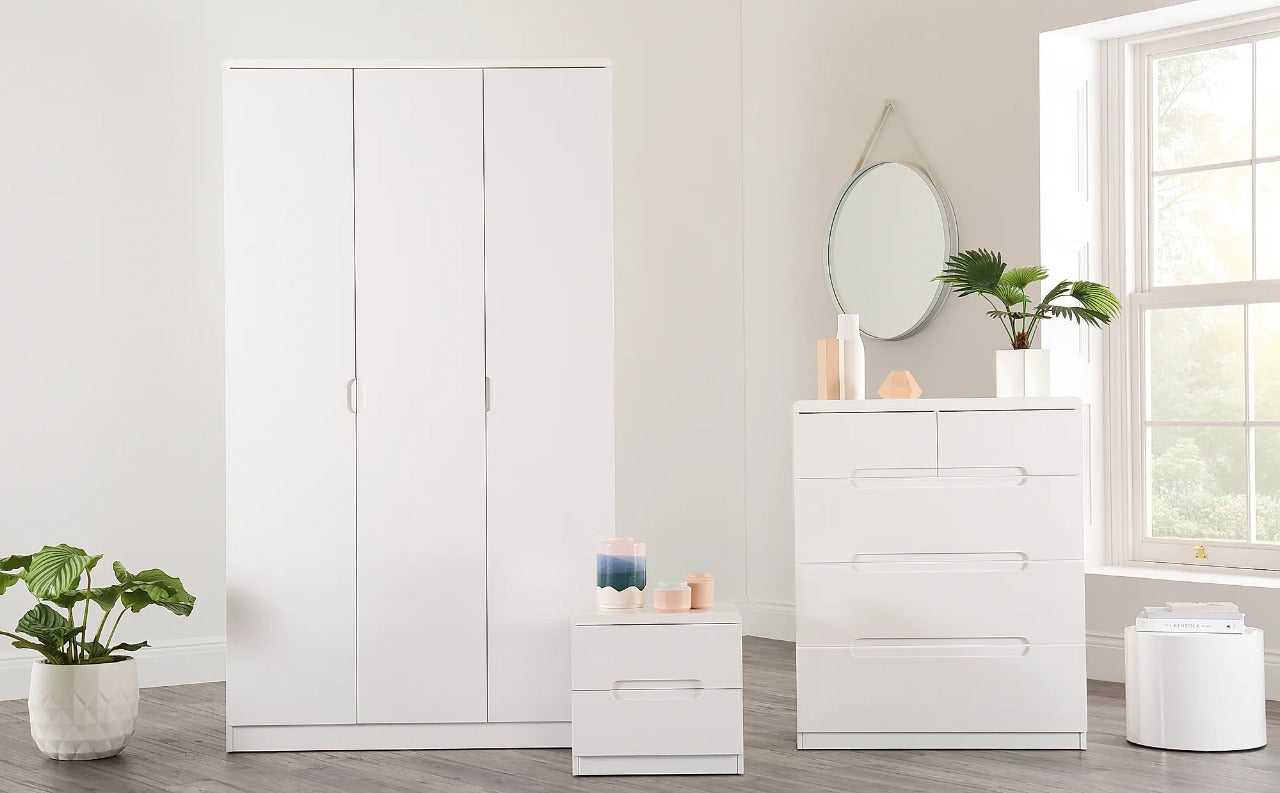 Chest of Drawers: White High Gloss 3 Drawer Chest of Drawers