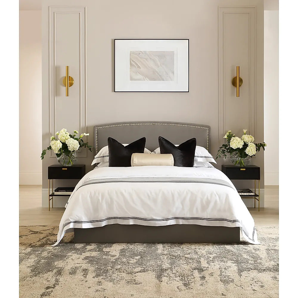 Double Bed: Modern Style Double Bed