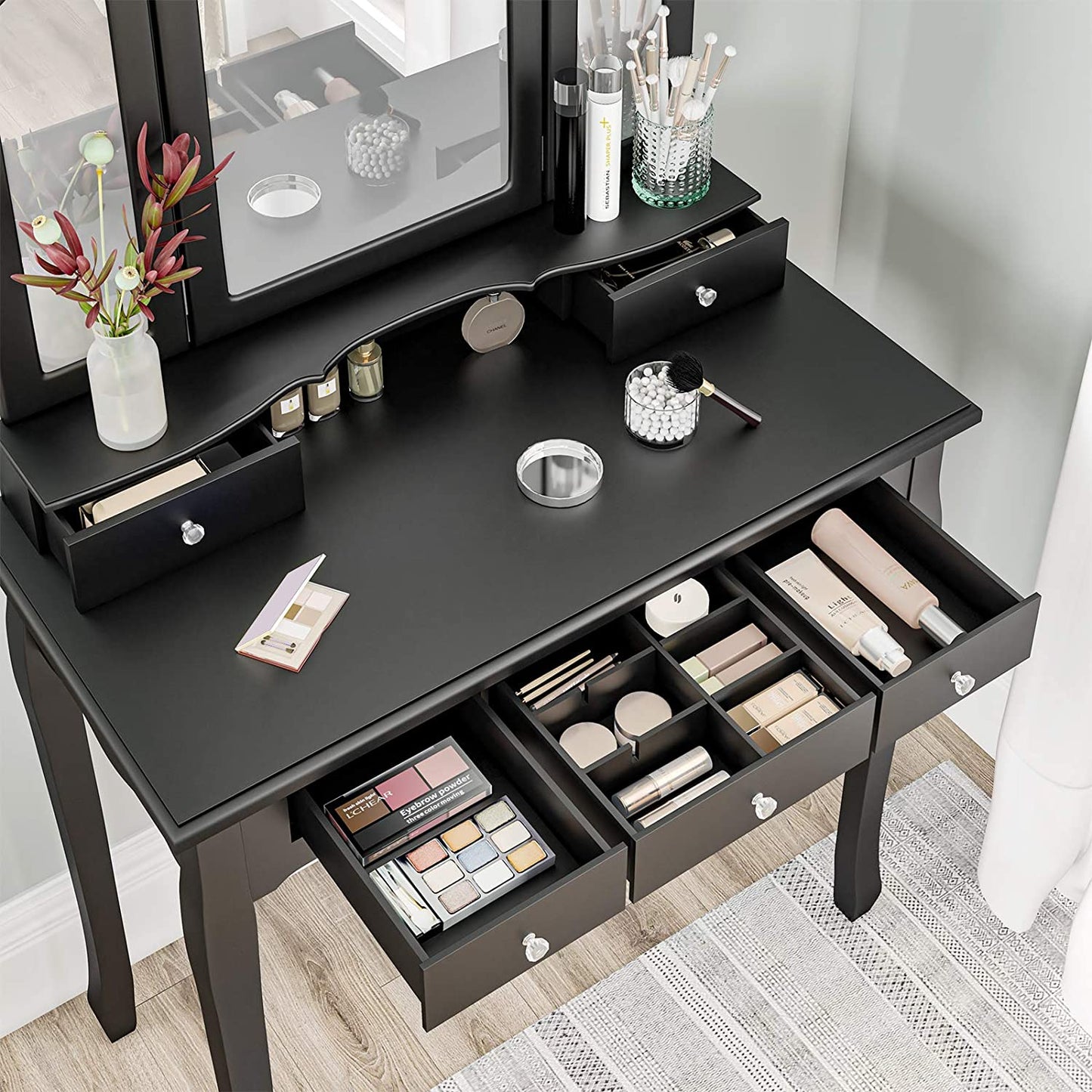 Dressing Table: Black Dressing Table