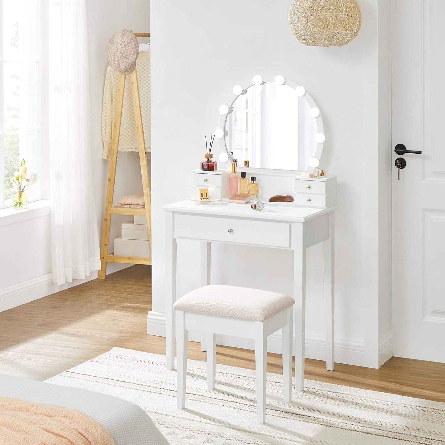 Dressing Table: White Dressing Table with Mirror & 10 Light Bulbs
