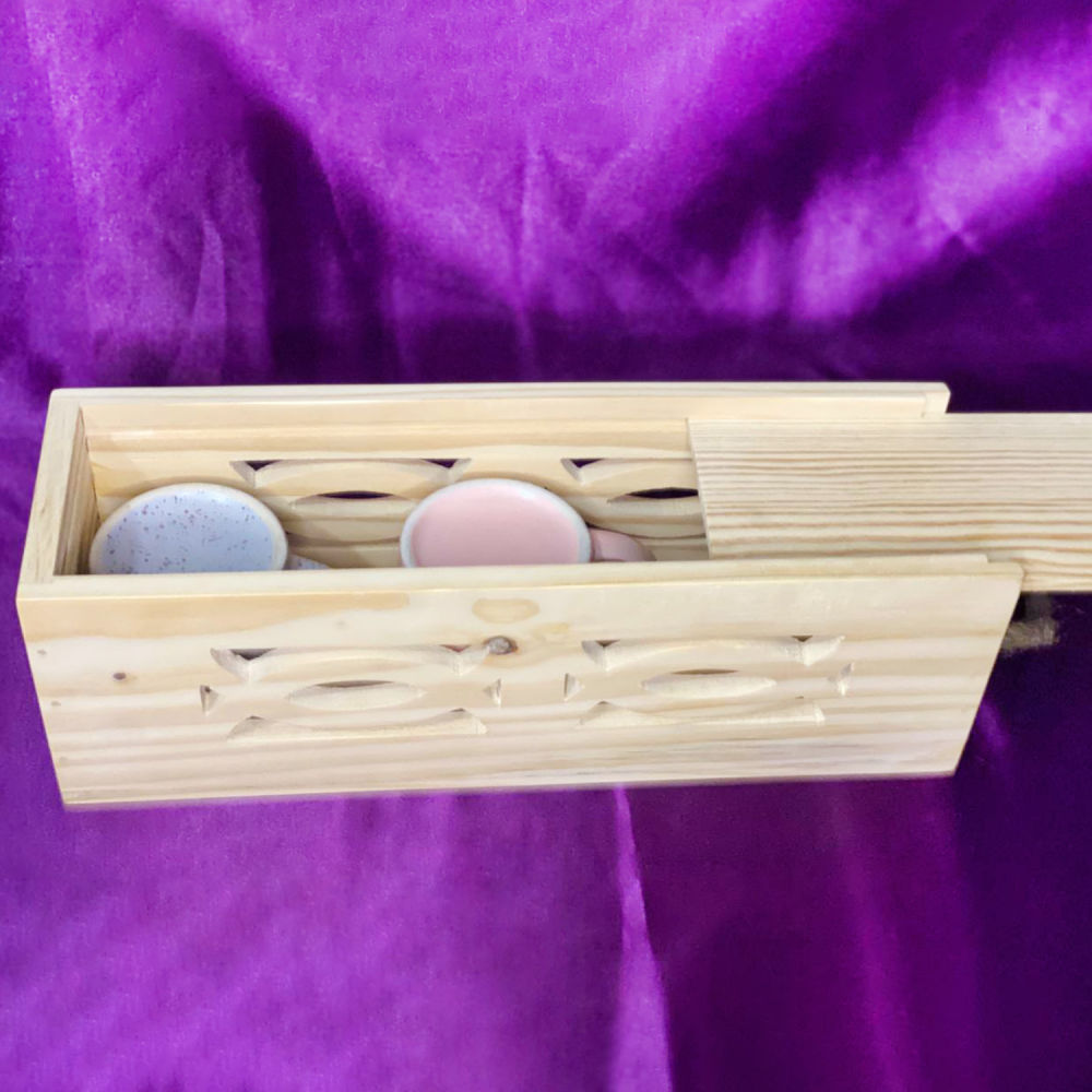 Home Decor : Rustic Wooden Bottle Holder