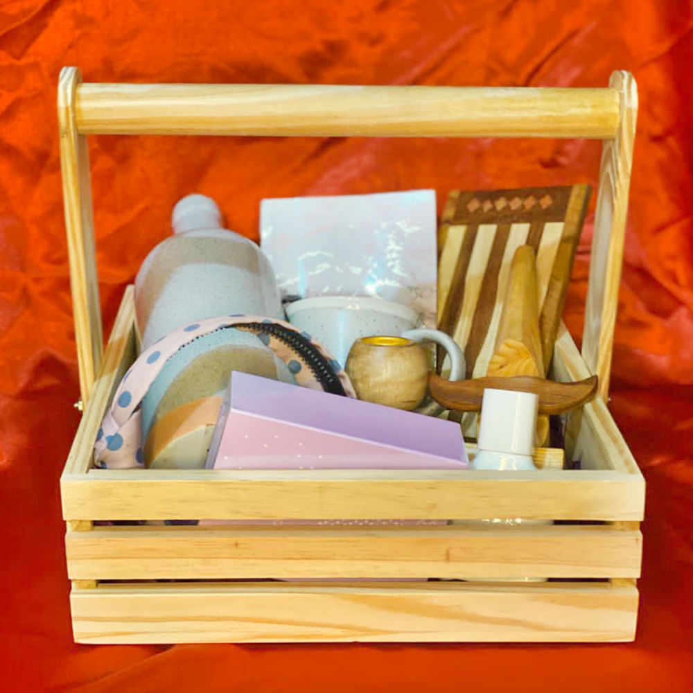 Home Decor : Woody Hamper Basket
