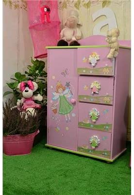 Kids Wardrobes: Beautiful Pink Wardrobe