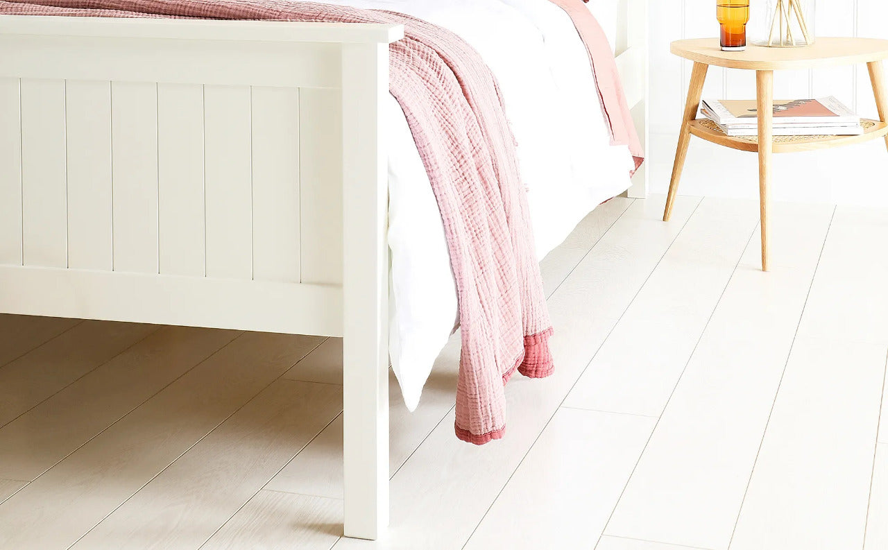 King Size Bed: White Wooden King Size Double Bed