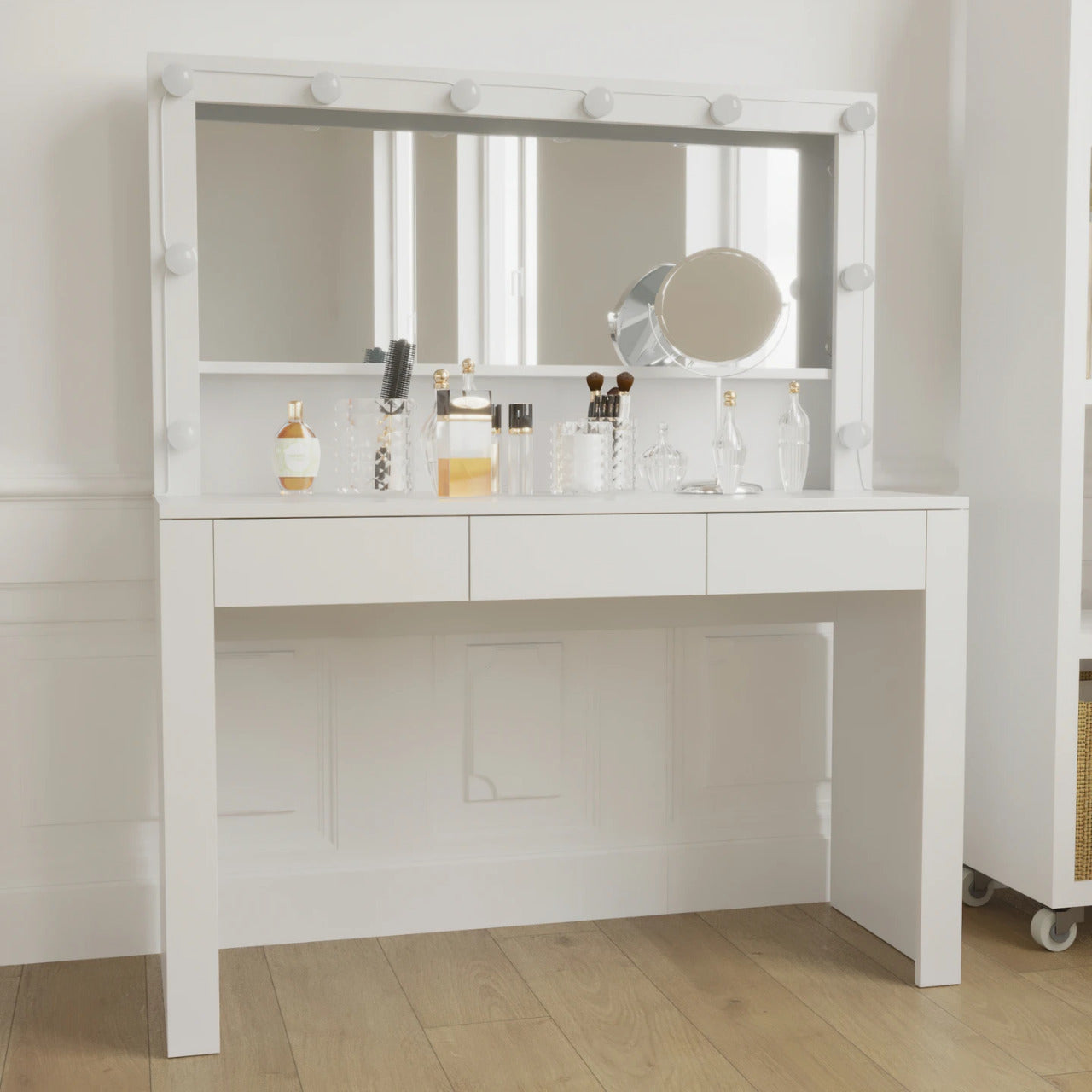 Makeup Vanity: Classic Dressing Table