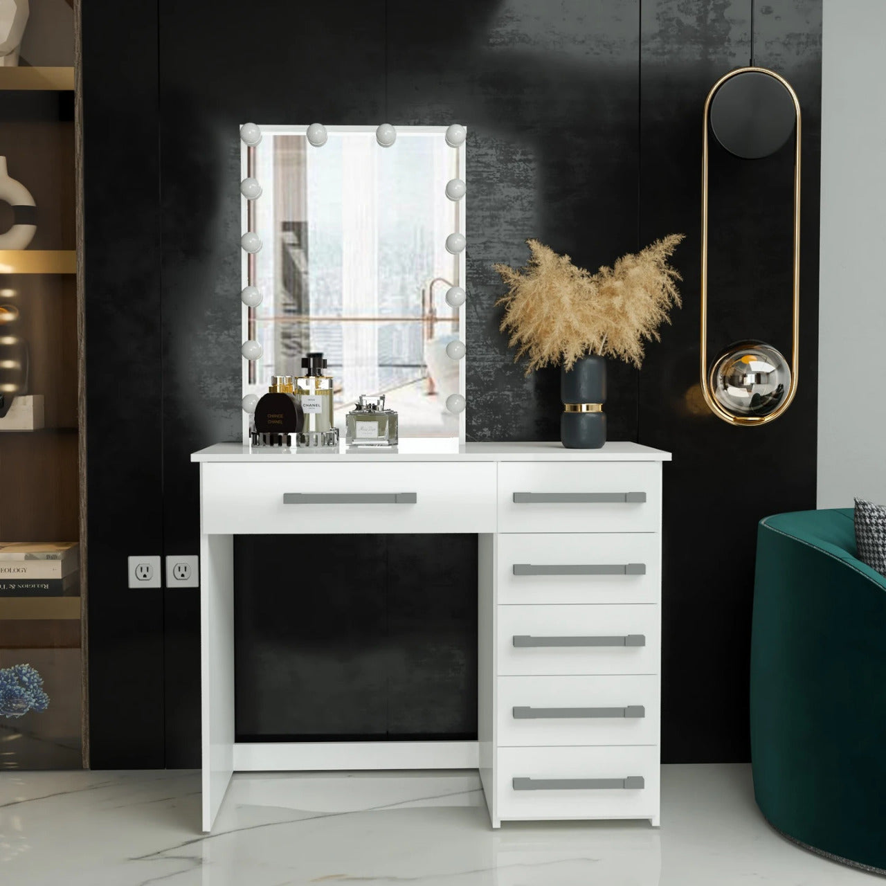 Makeup Vanity: Luise Vanity with Light Bulbs