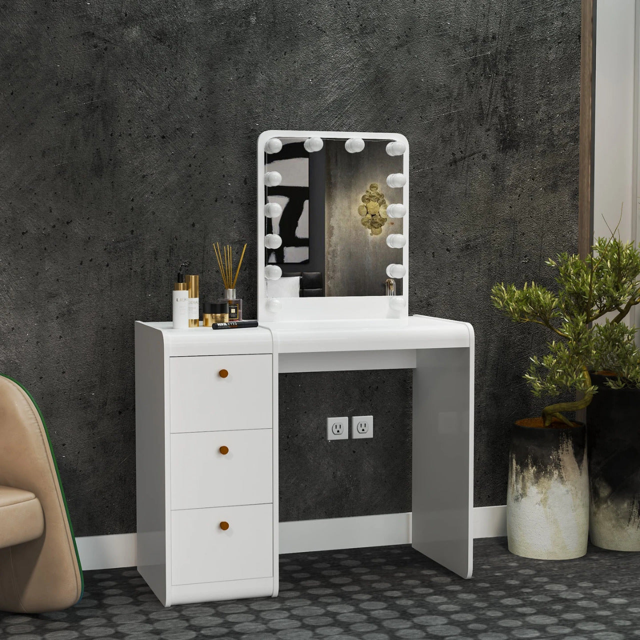 Makeup Vanity: Roy Lighted Vanity Dressing Table