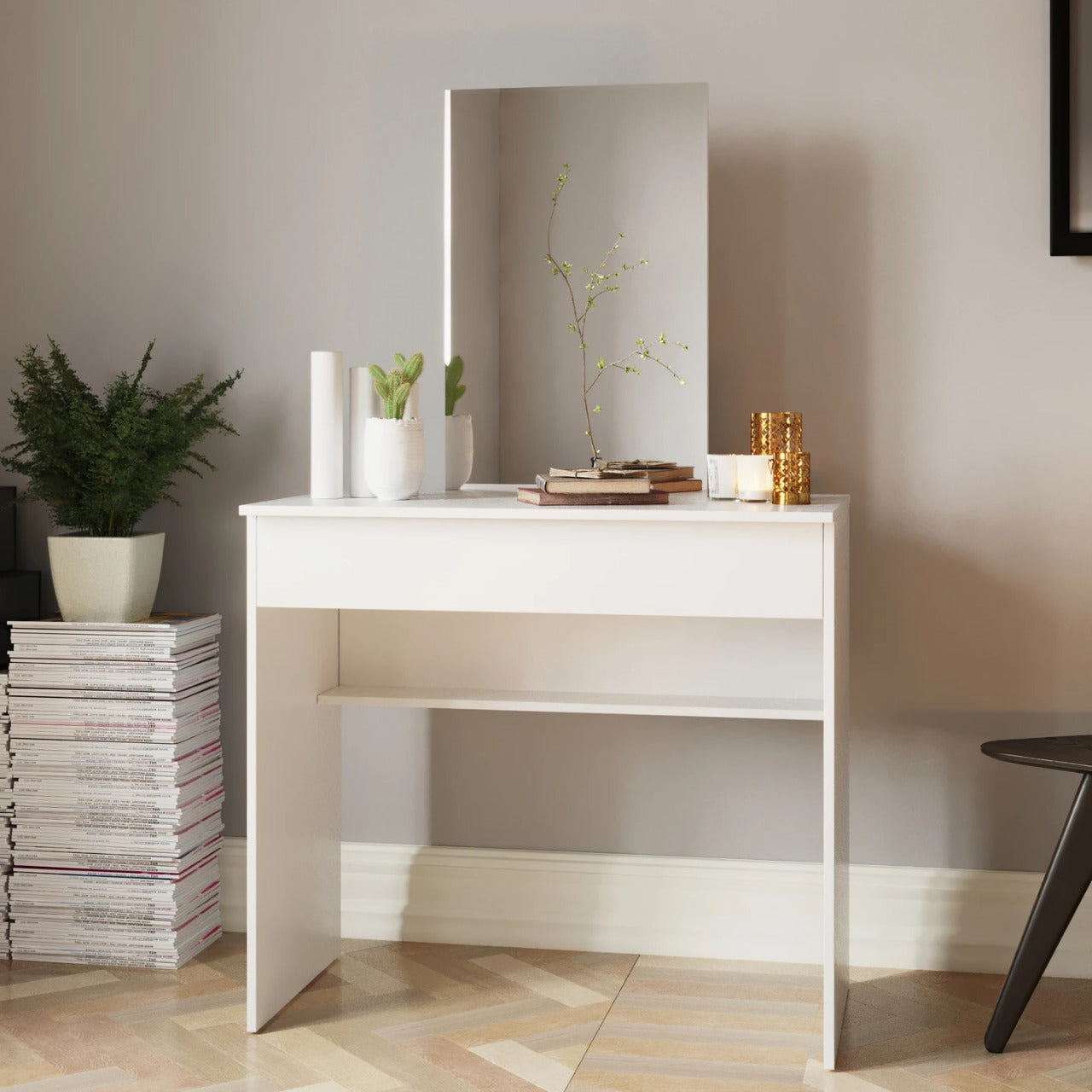 Makeup Vanity: Tom Dressing Table