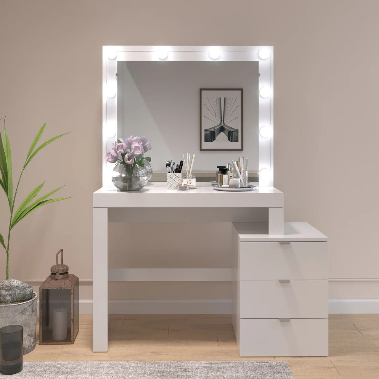 Makeup Vanity : White Ruby Dressing Table