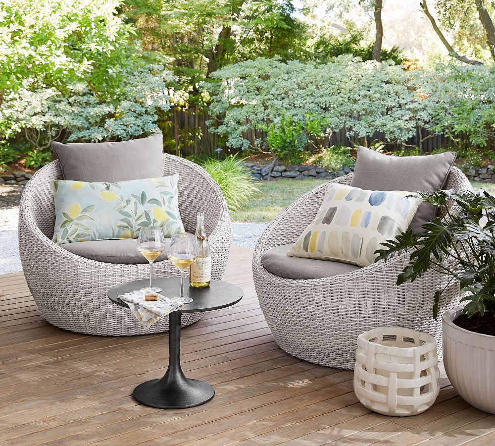 Premium Dining Table: BOB Round Dining Table