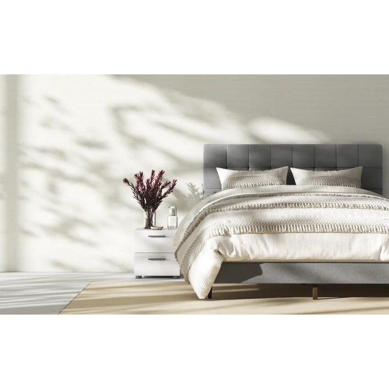 Queen Size Bed : Tufted Upholstered Platform Bed