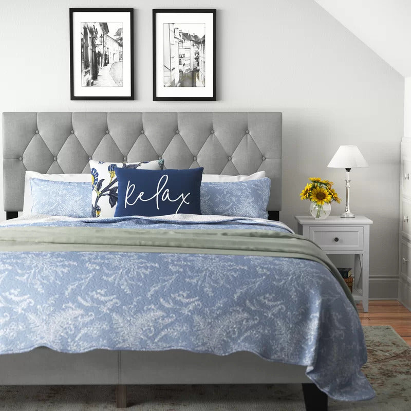 Queen Size Bed : Tufted Upholstered Standard Bed