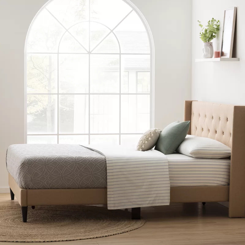 Queen Size Bed : Tufted Upholstered e Platform Bed