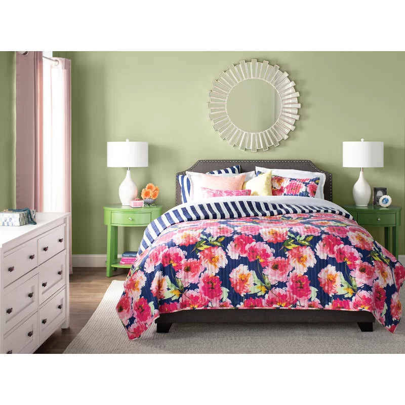 Queen Size Bed : Upholstered Standard Bed