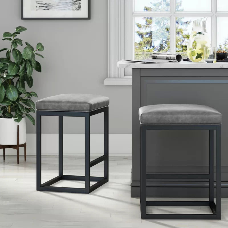 Seating Stool: 24" Counter Stool