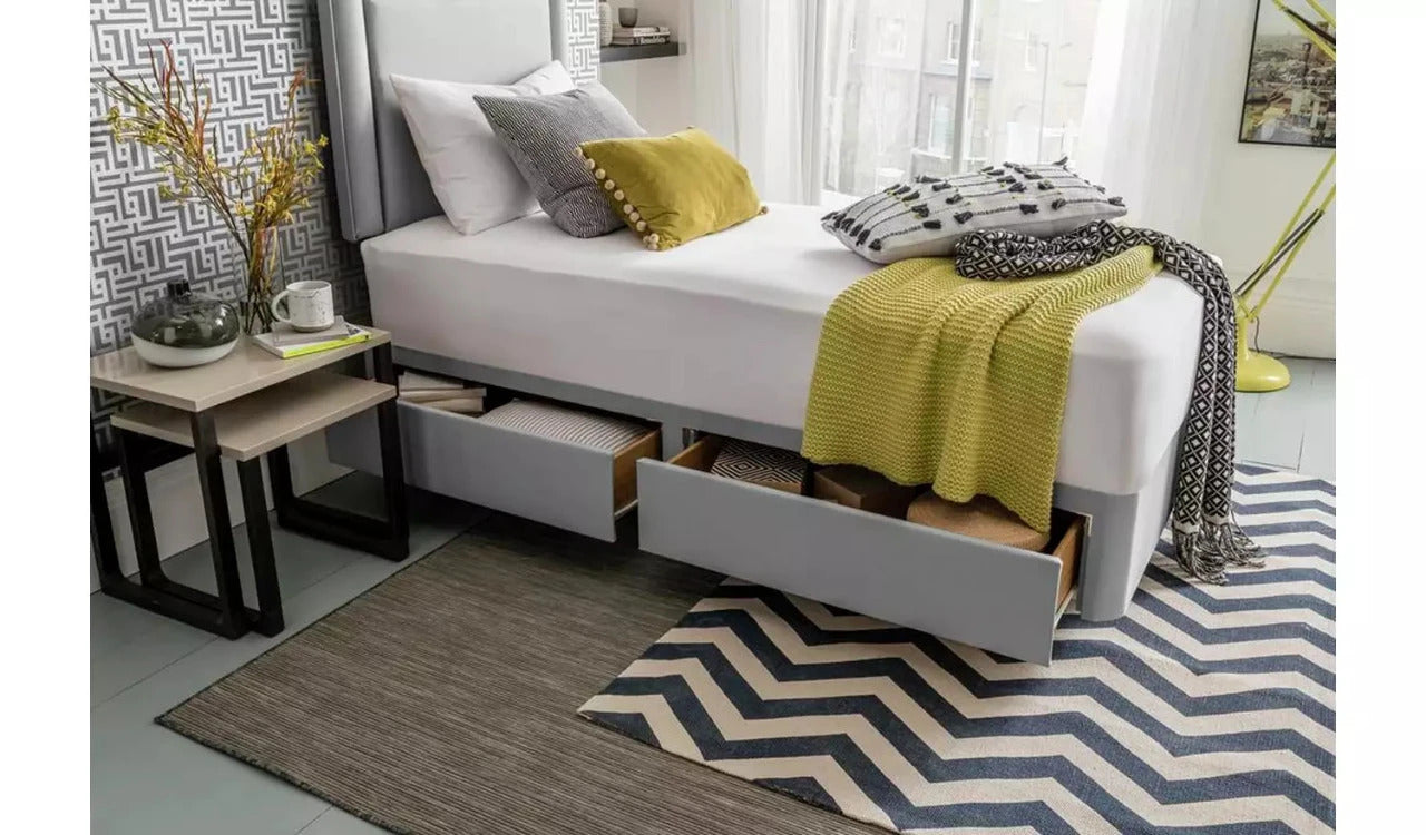 Single Bed: Traditional Style 2 Drawer Single Divan Bed
