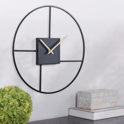 Home Decor: Metal Wall Clock Round Frame