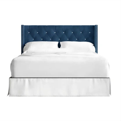Queen Size Bed: Solid Wooden Bed