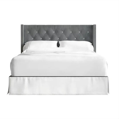 Queen Size Bed: Solid Wooden Bed