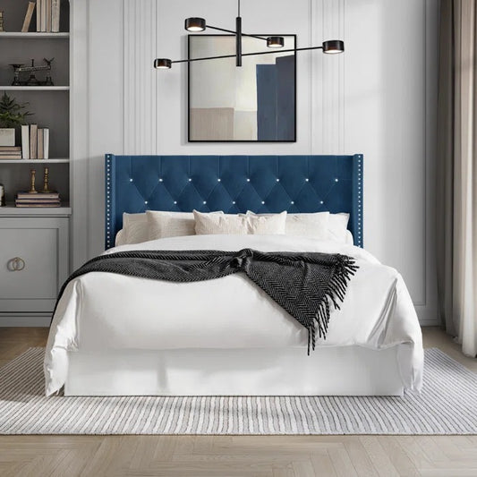 Queen Size Bed: Solid Wooden Bed