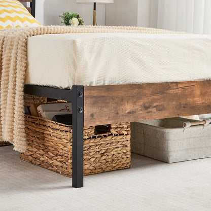 Single Bed: Modern Pine Wooden Bed