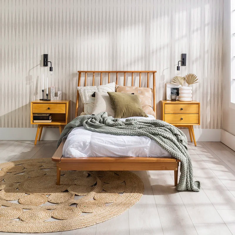 Single Bed: Solid Wood Bed