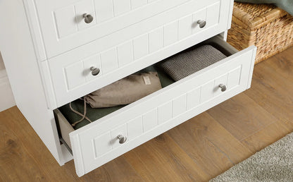 Chest Of Drawers: Oak 3 Drawer Chest of Drawers