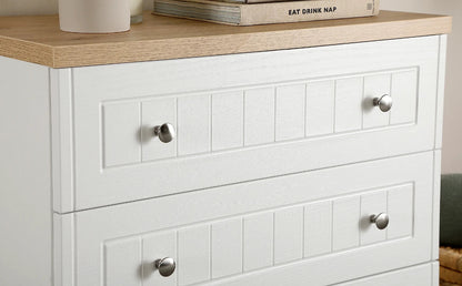 Chest Of Drawers: Oak 3 Drawer Chest of Drawers