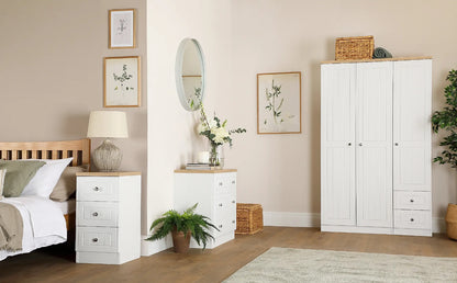 Chest Of Drawers: Oak 3 Drawer Chest of Drawers