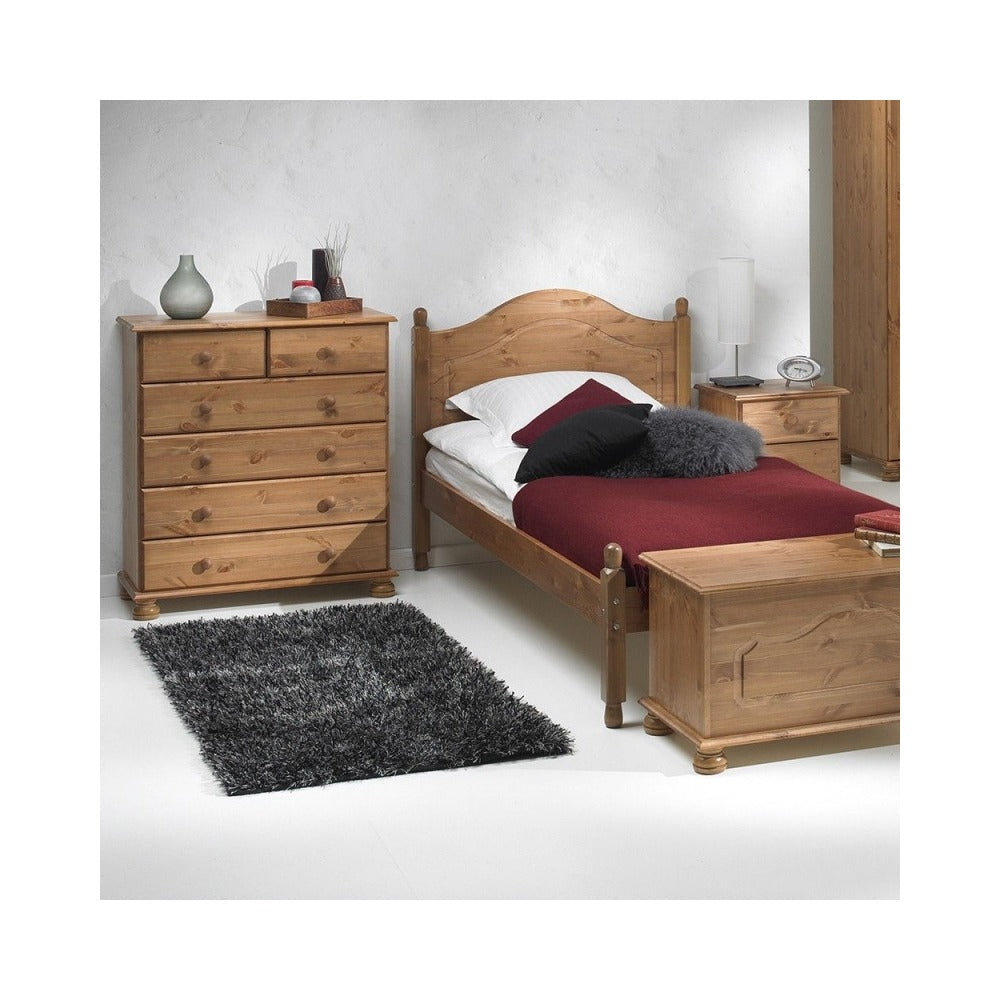 Chest of Drawers: Pine 6 Drawer