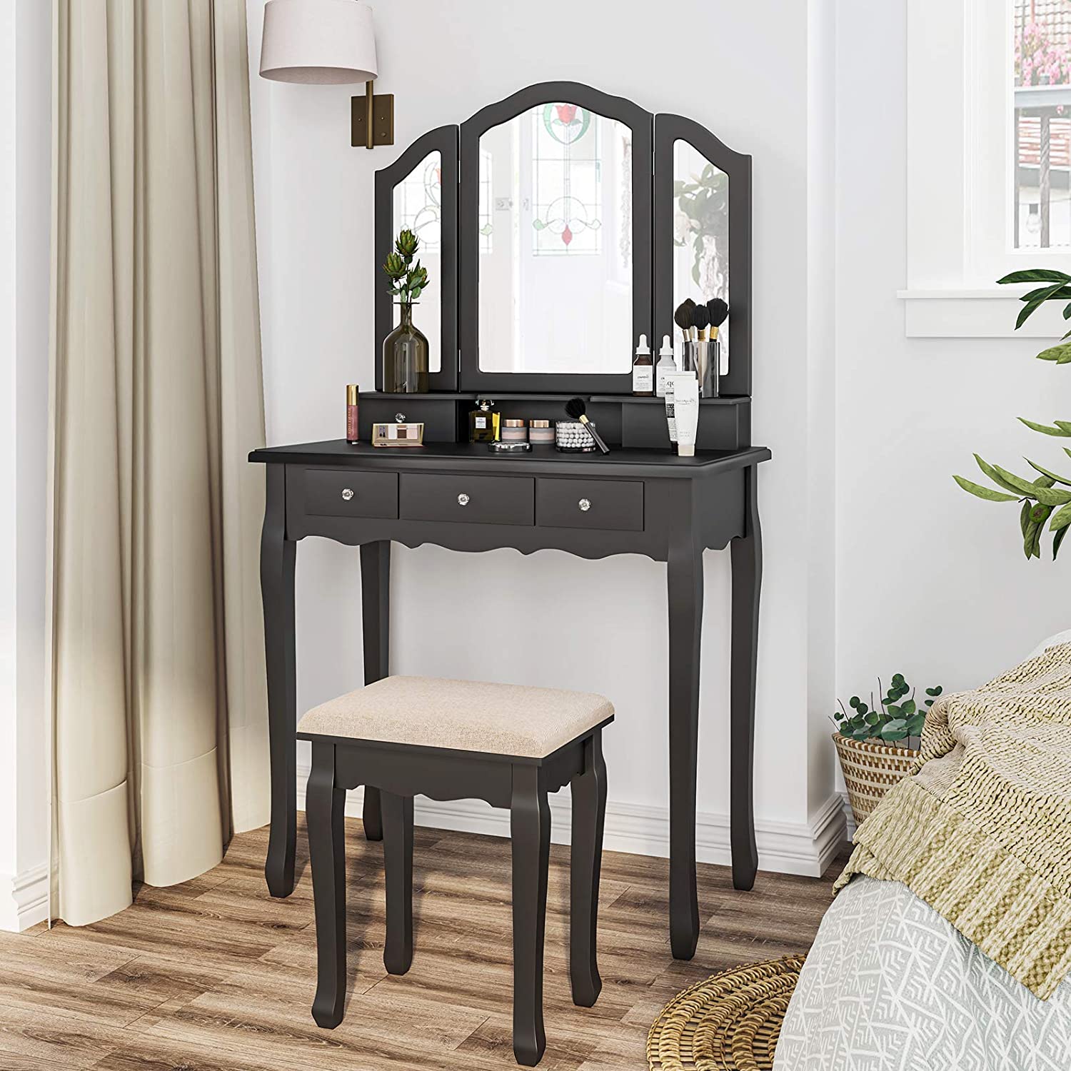 Dressing Table: Black Dressing Table