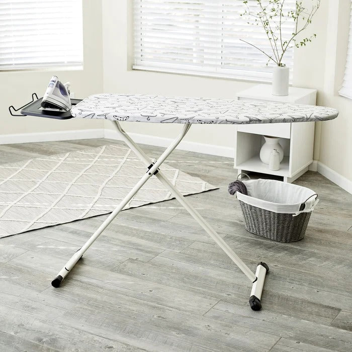 Ironing Table: Freestanding Ironing Board