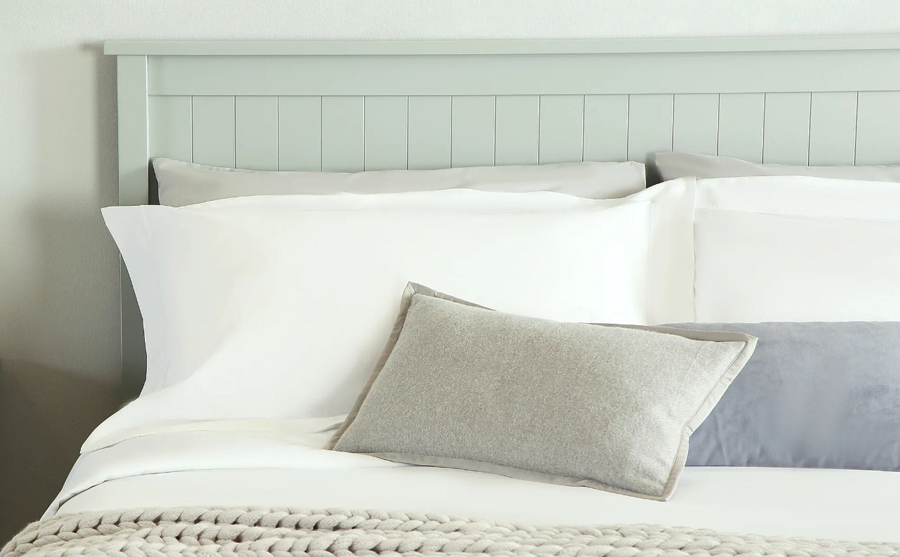 King Size Bed: Grey Wooden King Size Bed