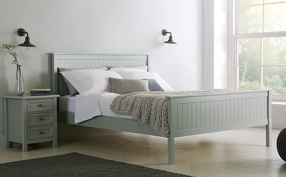 King Size Bed: Grey Wooden King Size Bed