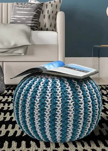 Pouffe: Knitted Pouffe