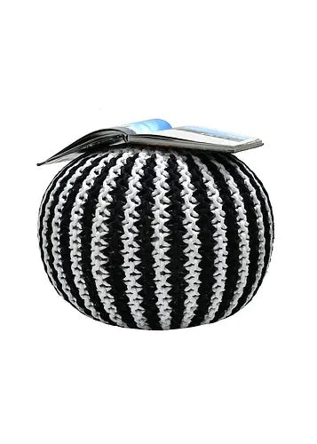 Pouffe: Knitted Pouffe
