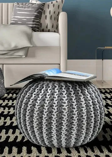 Pouffe: Knitted Pouffe