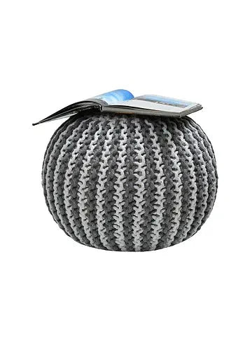 Pouffe: Knitted Pouffe