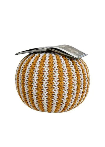 Pouffe: Knitted Pouffe