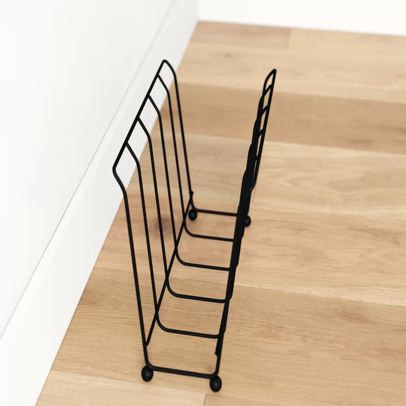Magazine Racks: Metal Wire Magazine Rack